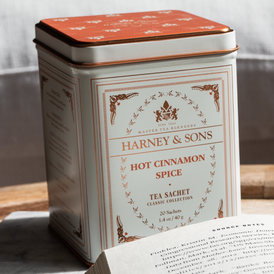 Hot Cinnamon Spice tea tin, 20 silken sachets